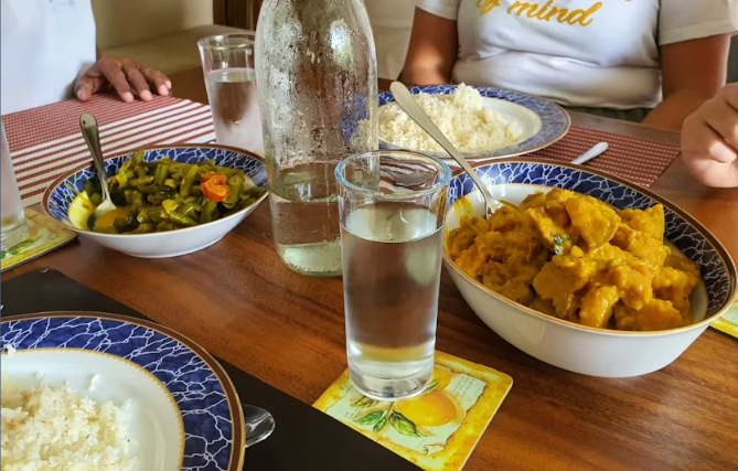 Cultural Dining Experience with a Local Family in Galle
